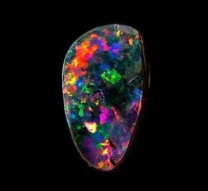 opale-opal-play-of-color-opala gema-opala gema rara-precious stone opal-opal precious stone-opal stone-common opal-precious opal