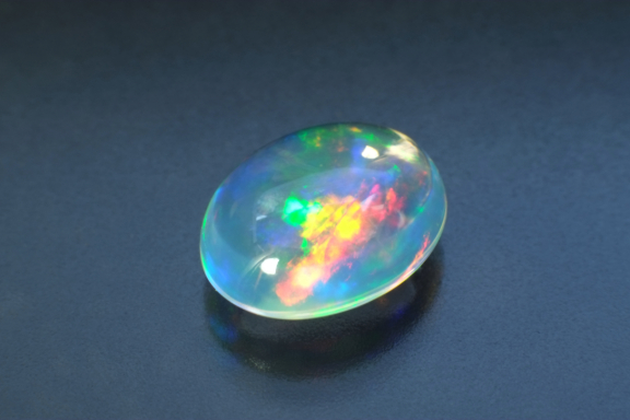 Opale comune o Opale prezioso? Gemmologia